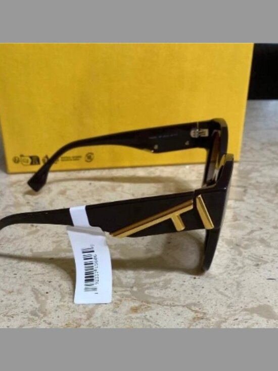 Fendi Fendi NIB First Acetate Cat-Eye Sunglasses main image 4